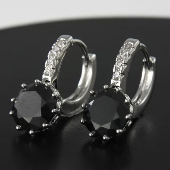 Sterling silver black zirconia stud earrings - Picture 3 of 4